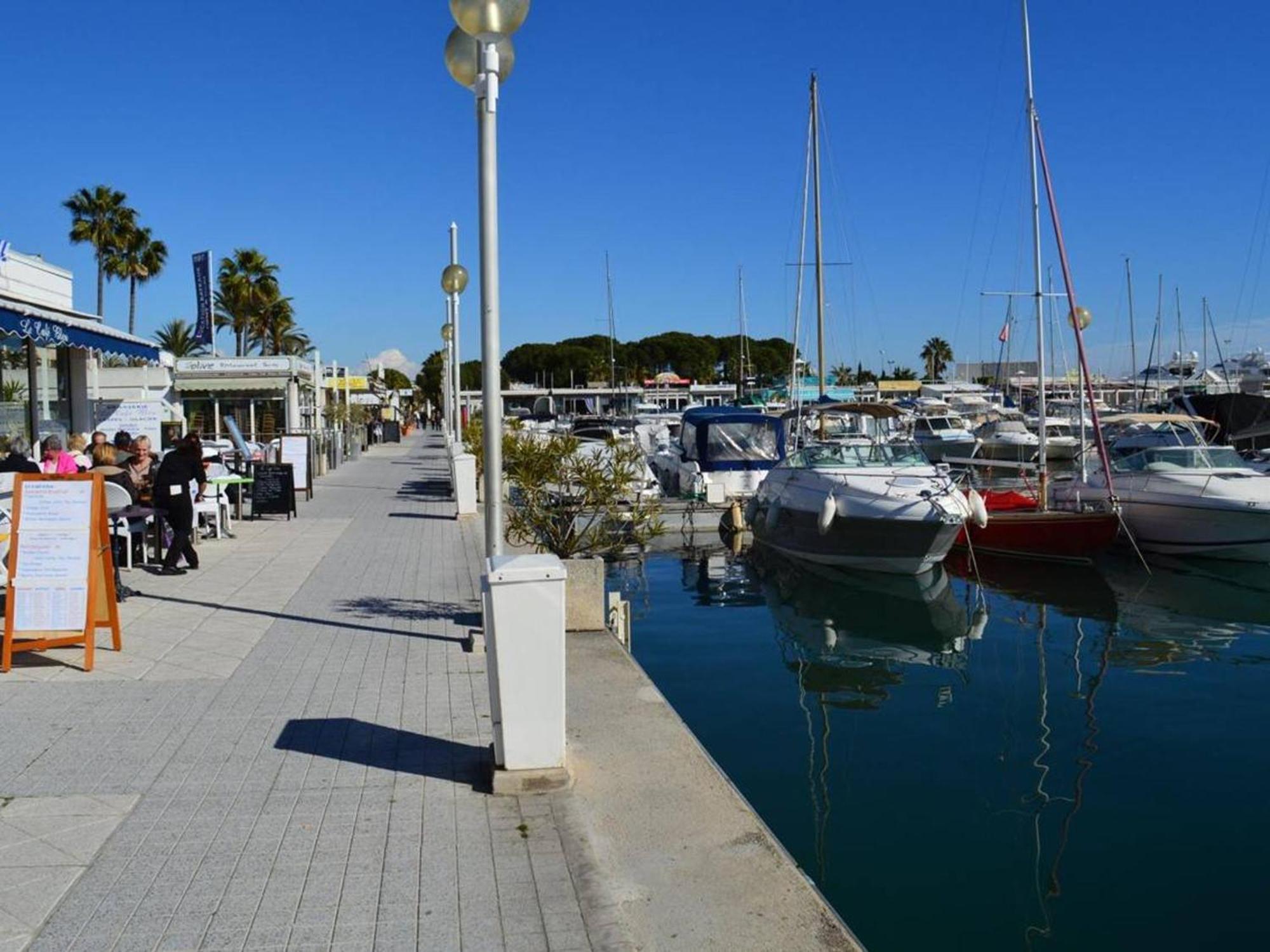 Studio Agreable Avec Loggia, Garage Et Plage A Proximite - 2 Couchages, Golfe-Juan - Fr-1-252-62 Eksteriør billede