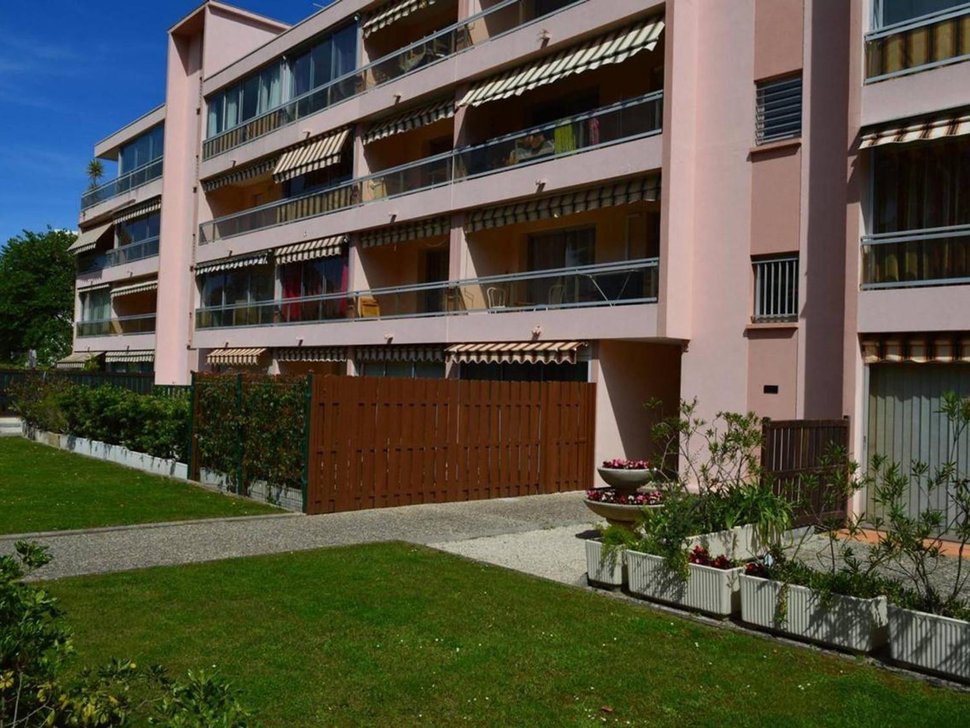 Studio Agreable Avec Loggia, Garage Et Plage A Proximite - 2 Couchages, Golfe-Juan - Fr-1-252-62 Eksteriør billede